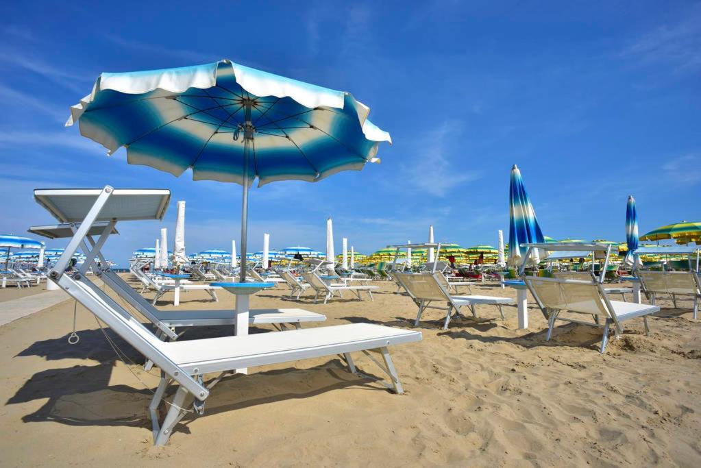 Clubhotel Residence Чезенатико Екстериор снимка