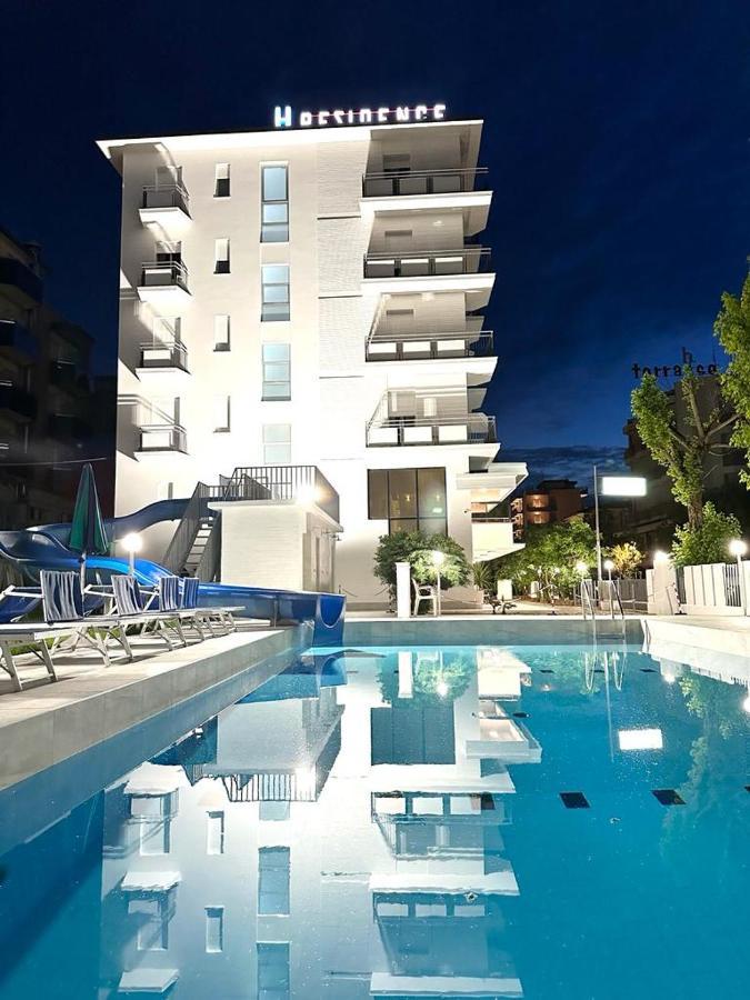 Clubhotel Residence Чезенатико Екстериор снимка