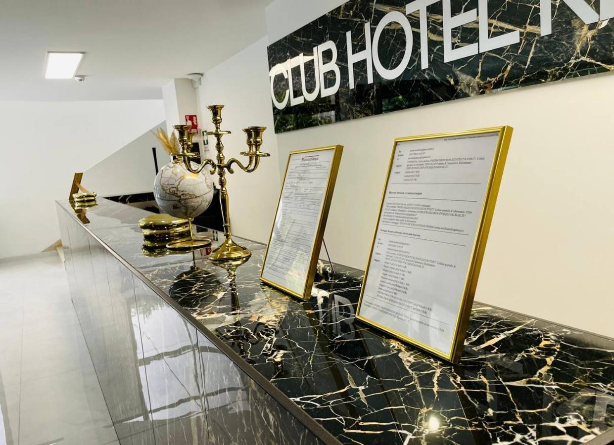 Clubhotel Residence Чезенатико Екстериор снимка