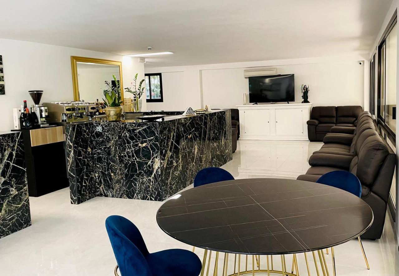 Clubhotel Residence Чезенатико Екстериор снимка