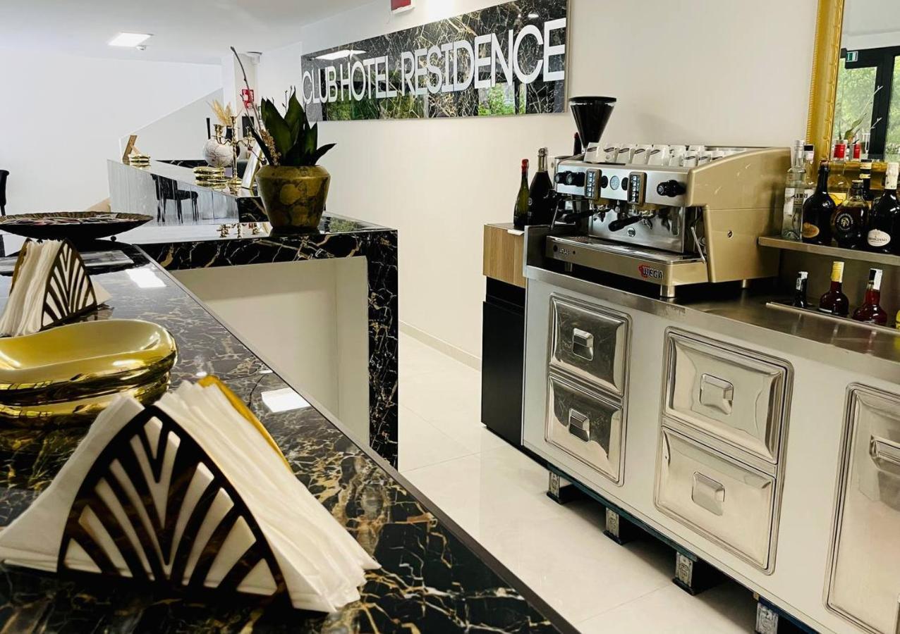 Clubhotel Residence Чезенатико Екстериор снимка