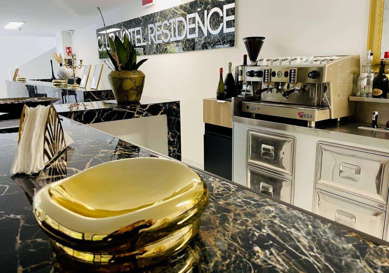 Clubhotel Residence Чезенатико Екстериор снимка